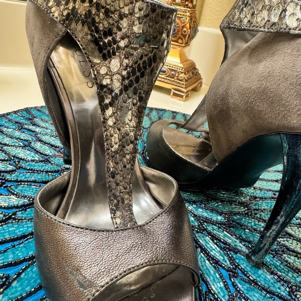 Guess Women's Pewter Gray Heels